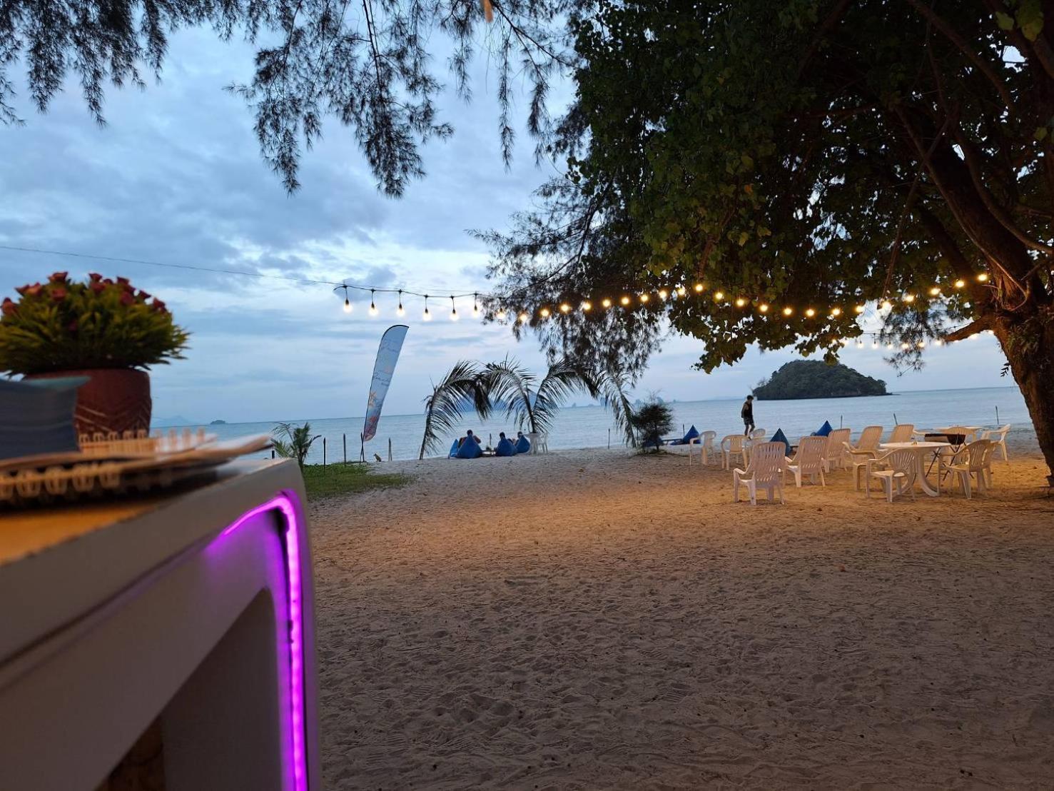 Pan Beachfront Resort Krabi バーン・クロンムアン エクステリア 写真