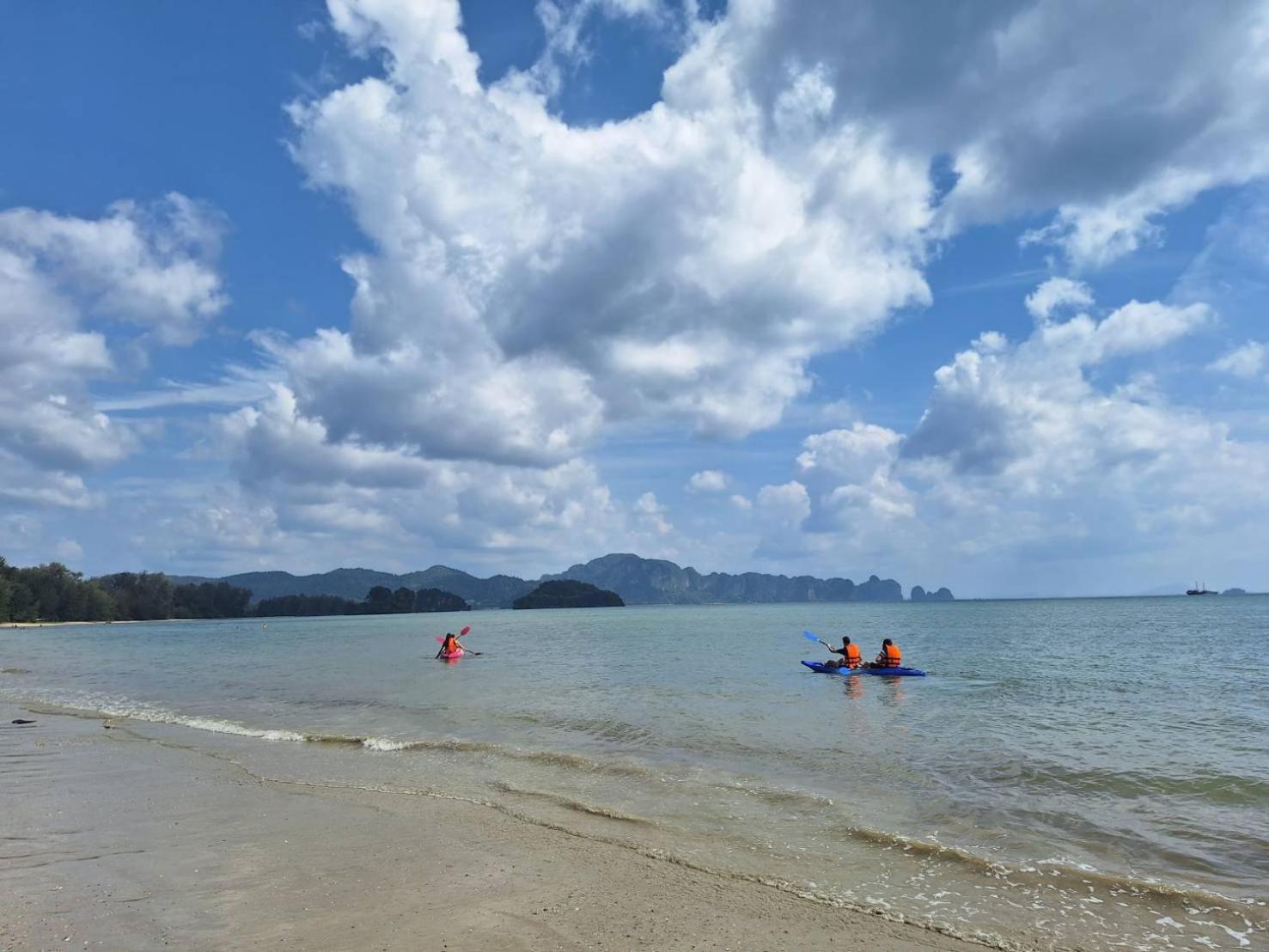 Pan Beachfront Resort Krabi バーン・クロンムアン エクステリア 写真